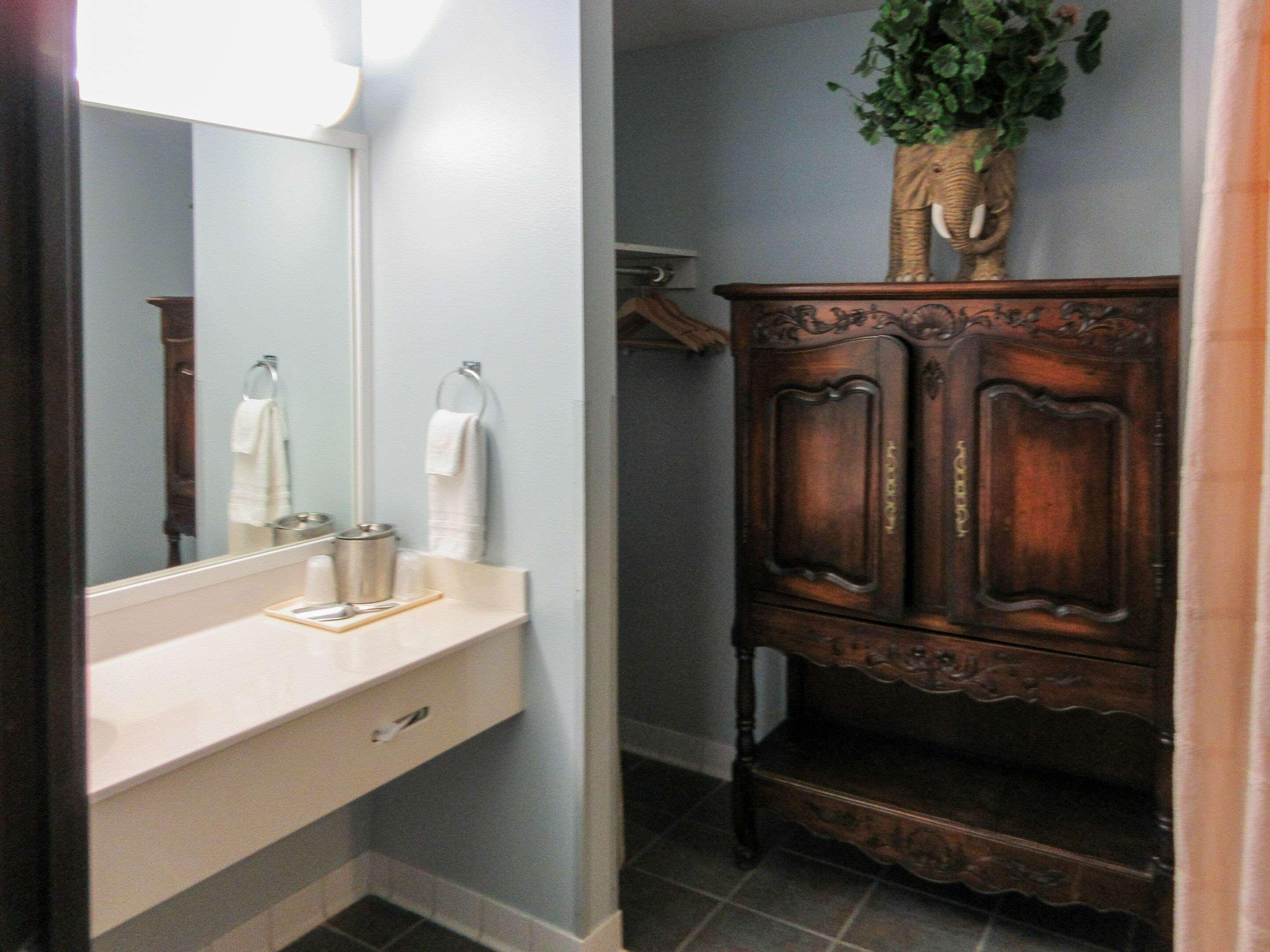 Econo Inn&suites 2*