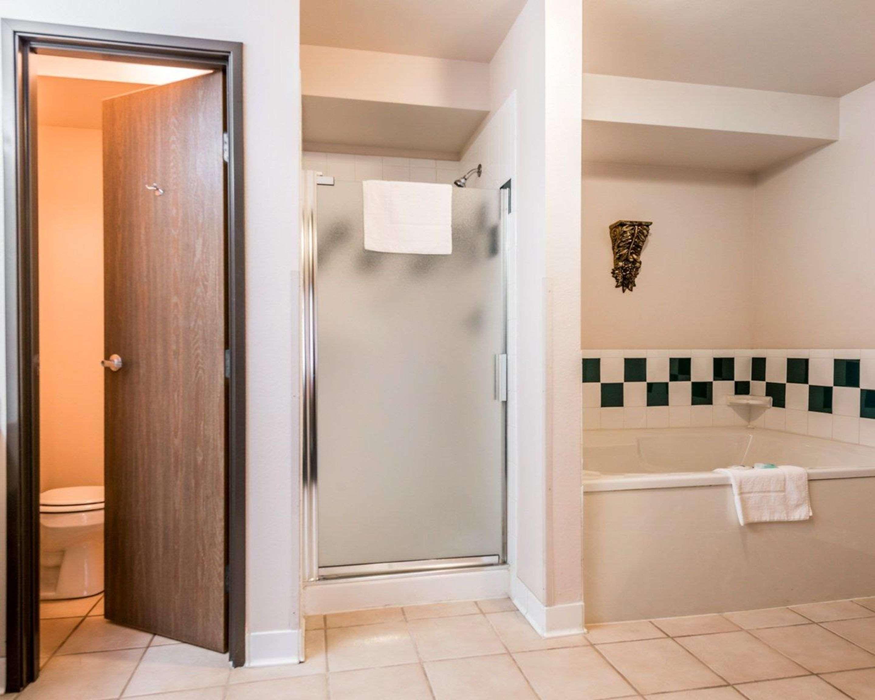 Econo Inn&suites 2*
