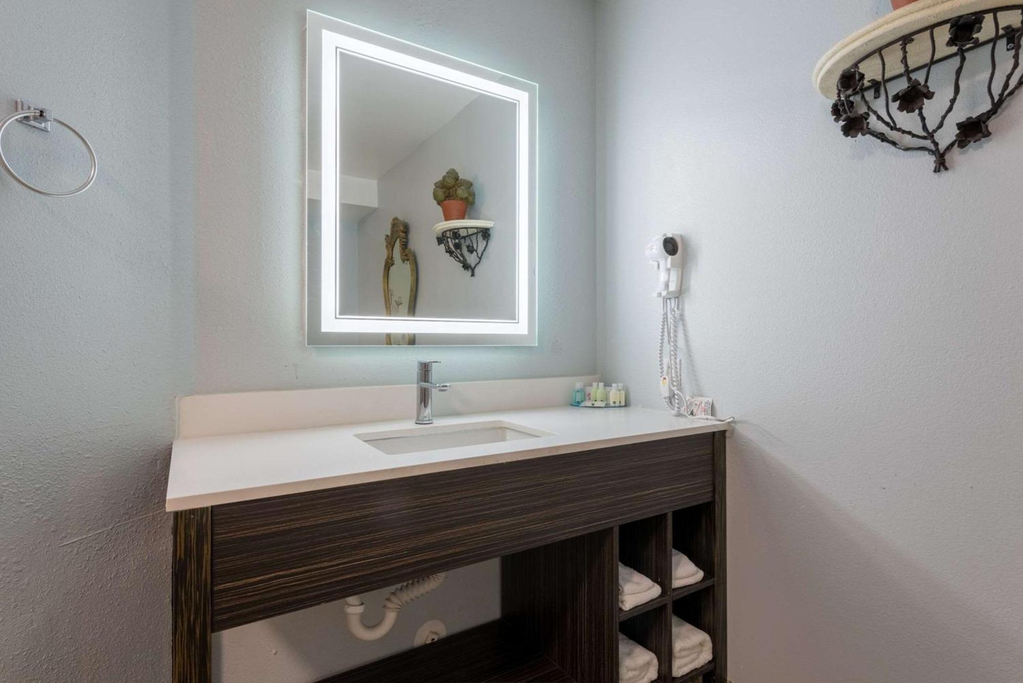 Hotel Econo Inn&suites