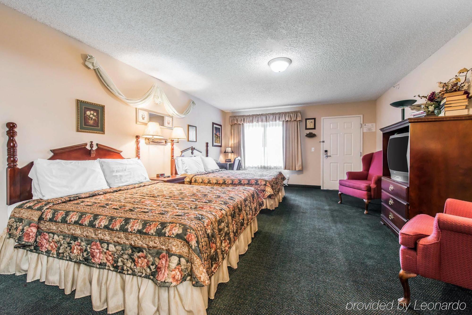 Econo Inn&suites Hotel 2*